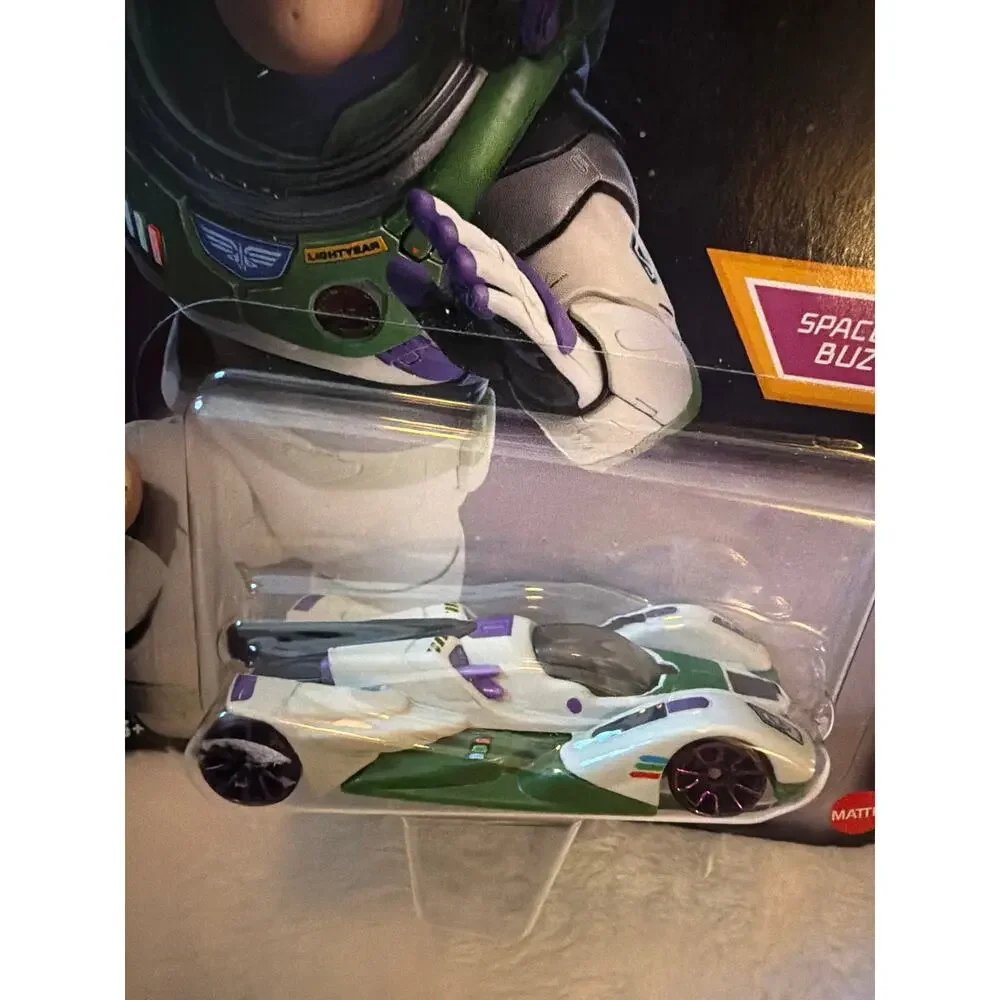 Hot Wheels Disney Pixar Lightyear Buzz Lightyear Character Car Space Ranger NEW